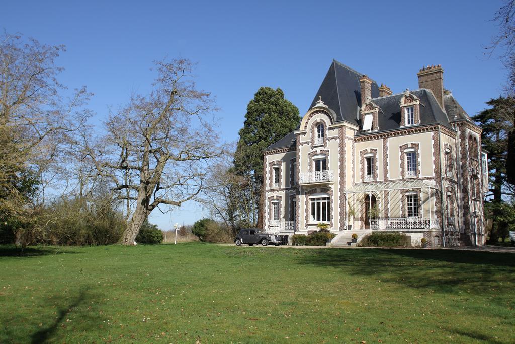 Chateau De La Folie Trie-Château 외부 사진